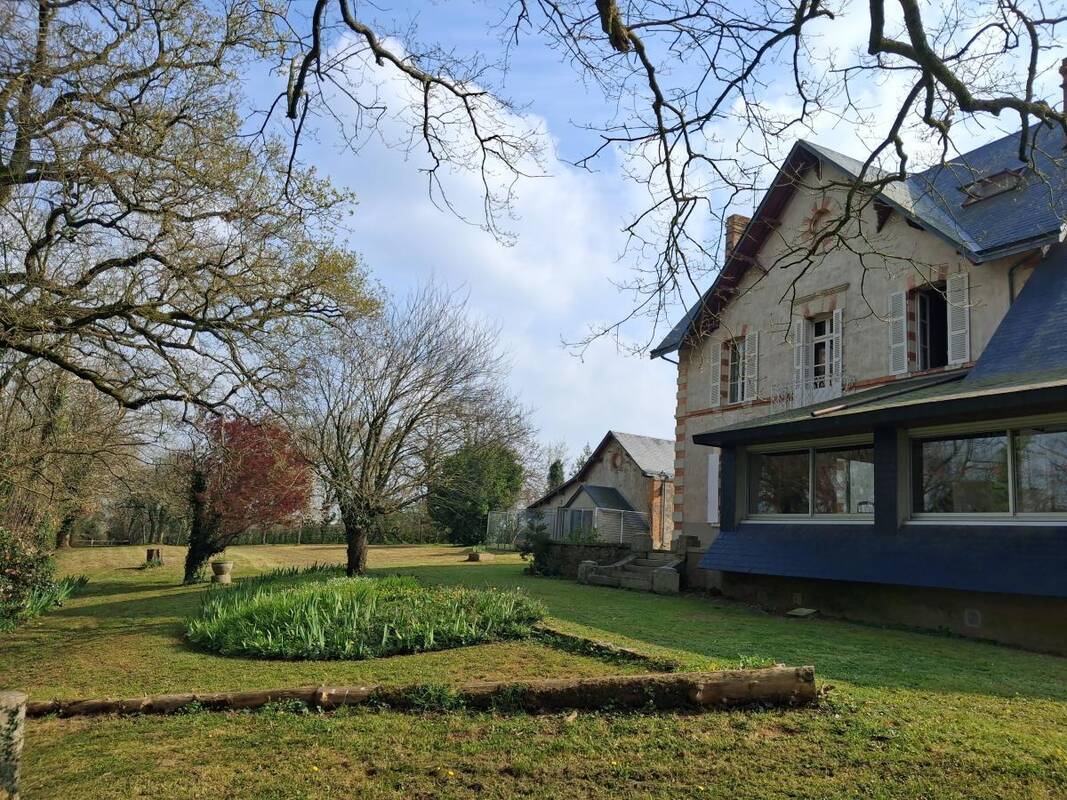 Maison à LE PUISET-DORE