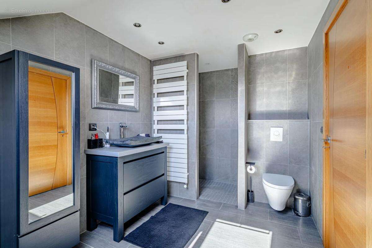 Maison à PARAY-VIEILLE-POSTE