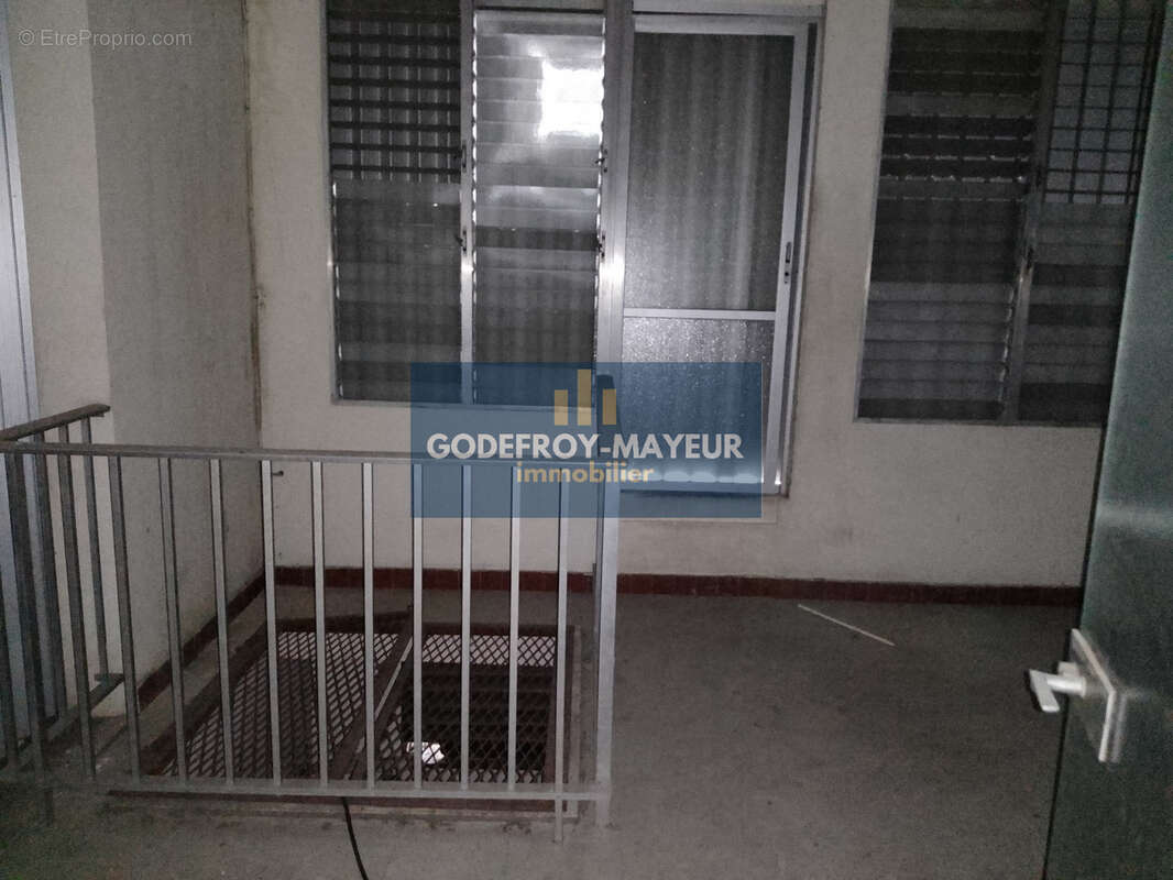 Commerce à POINTE-A-PITRE