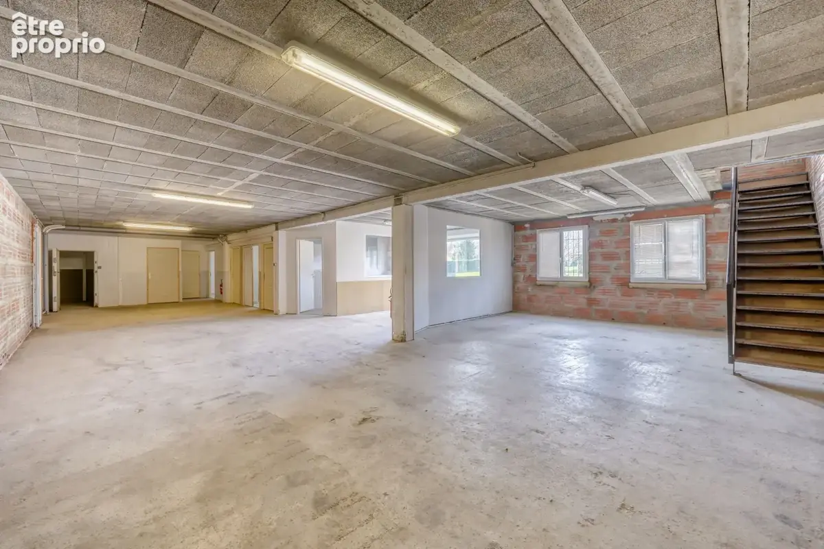 Bâtiment de 600m2 sur parcelle de 1000m2 - photo 2
