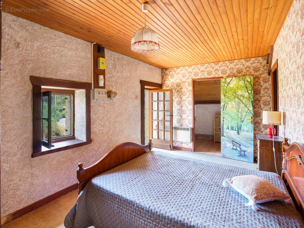 Maison 4pcs 2 chambres avec dépendances - VENDENESSE-LES-CHAROLLES - photo 6