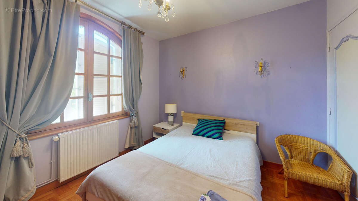 Maison à BRIVES-CHARENSAC