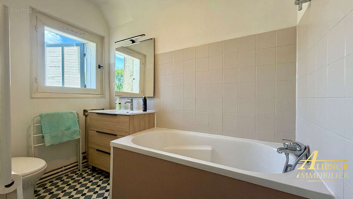 Maison de 4 chambres et 2 gîtes à Lisle - photo 13