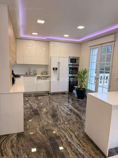 Maison à CHAMPS-SUR-MARNE