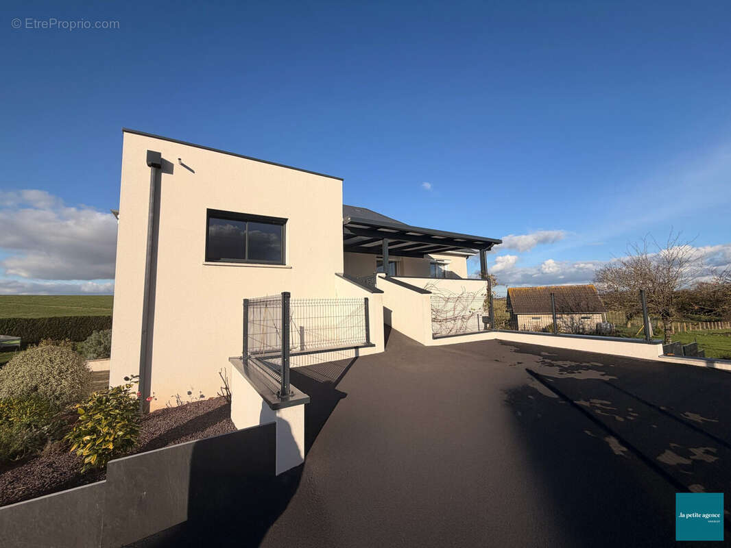 Maison à AMAYE-SUR-ORNE