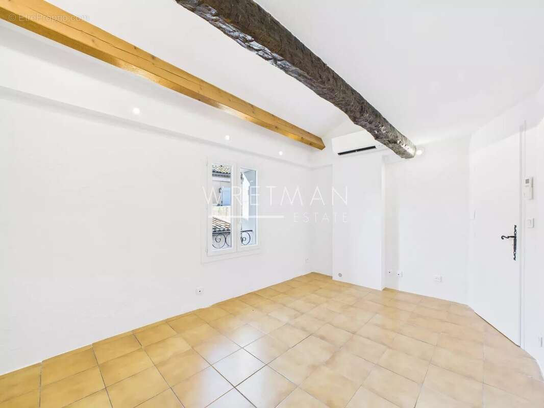 Appartement à AURIBEAU-SUR-SIAGNE