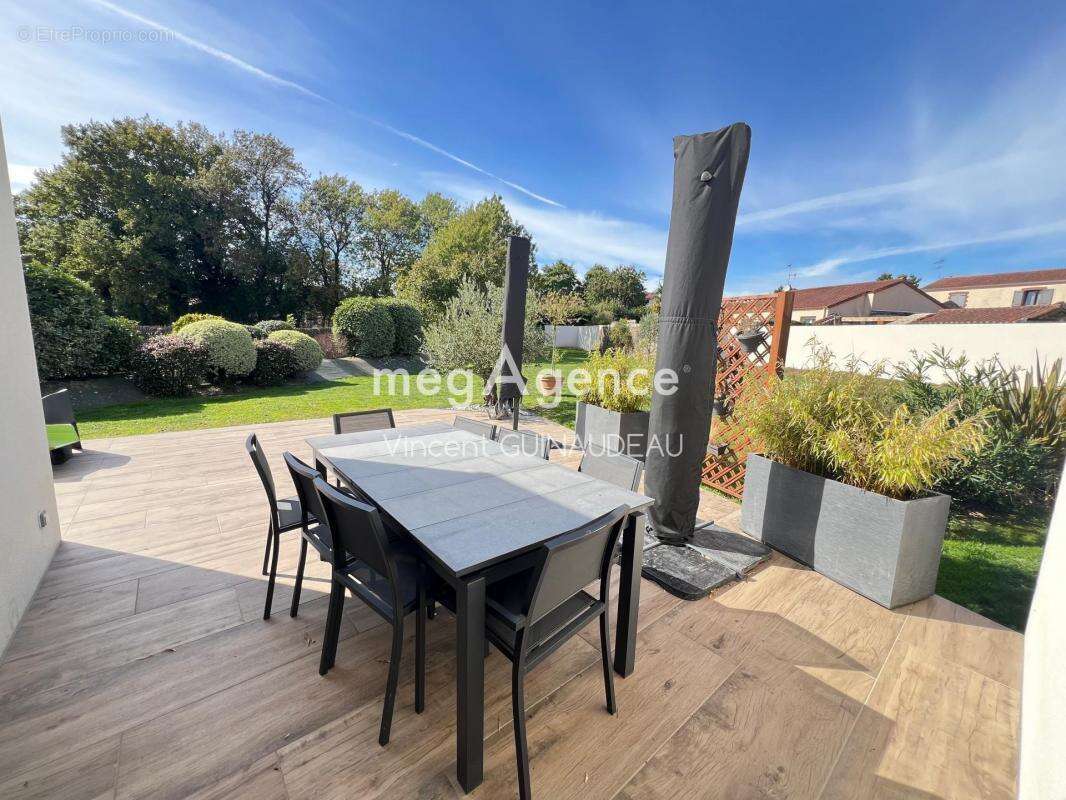 Maison à LE MAY-SUR-EVRE