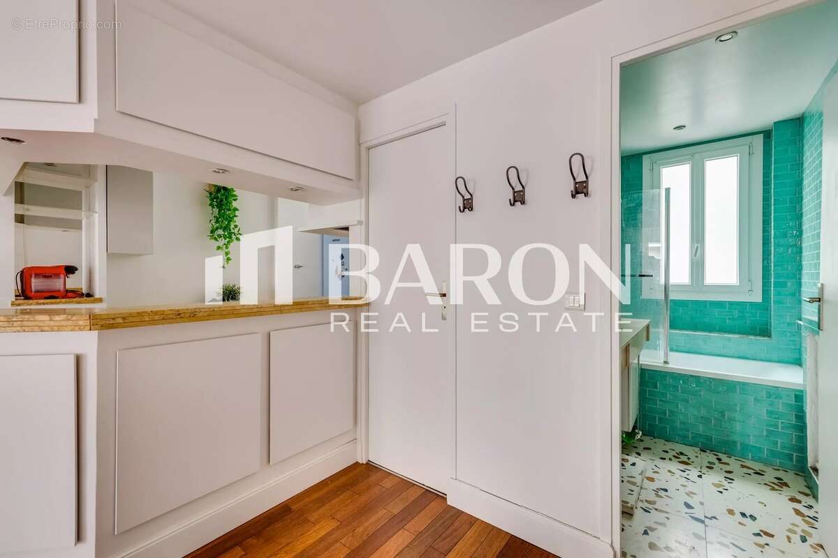 Appartement à PARIS-17E
