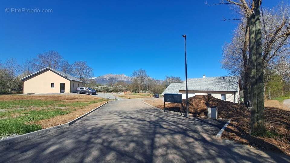 Terrain à FOREST-SAINT-JULIEN
