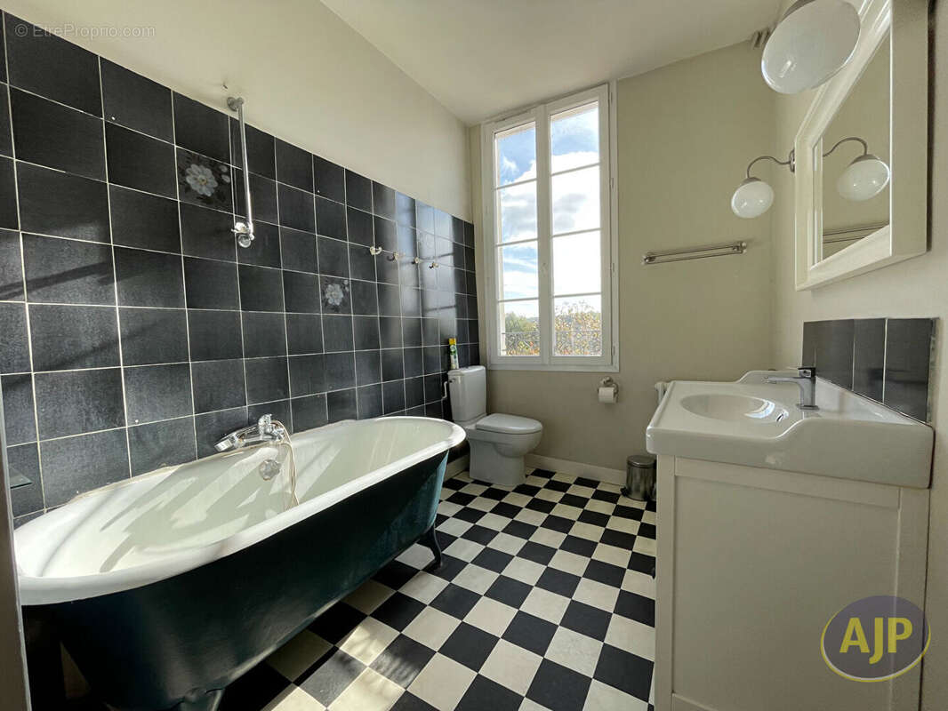 Maison à TAILLEBOURG