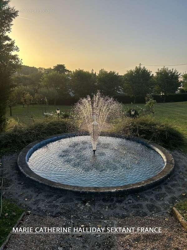Niche en hauteur magnifique chateau sur 7700 m2 avec sa source - photo 13