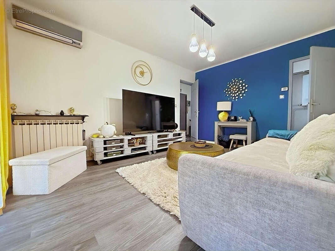 Toulon claret exclusivite azur immobilier. bel appartement t3 63m2 rénové, lumineux avec balcon, calme et proche commodités - photo 3