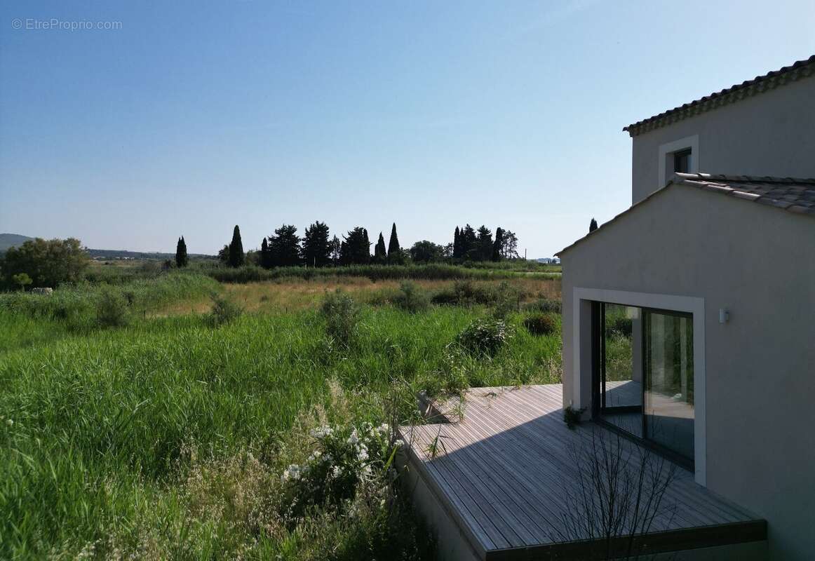 Maison à VIC-LA-GARDIOLE