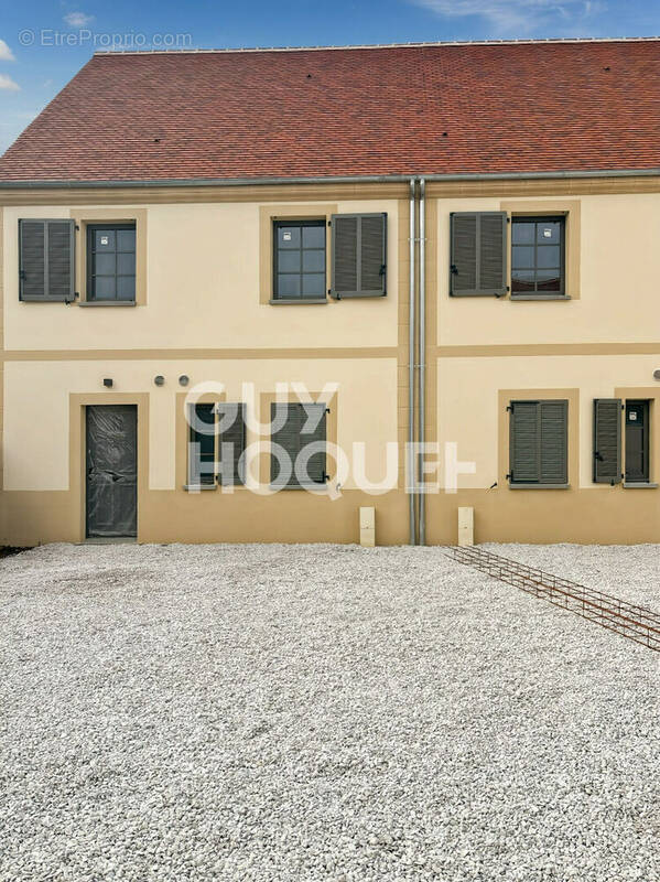 Maison à FONTENAY-TRESIGNY