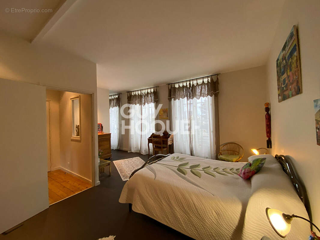 Maison à LA VILLE-ES-NONAIS