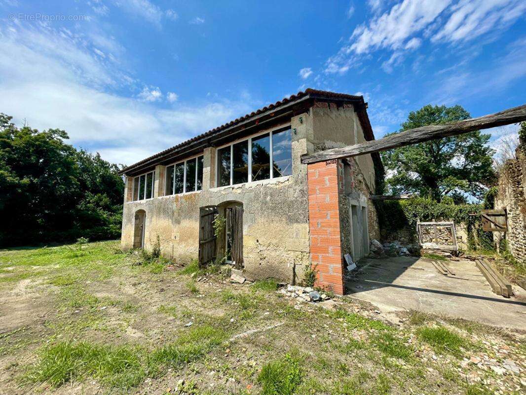 Maison Civrac De Blaye 4 pièce(s) 91 m2 + Grange 200 m2 - photo 5