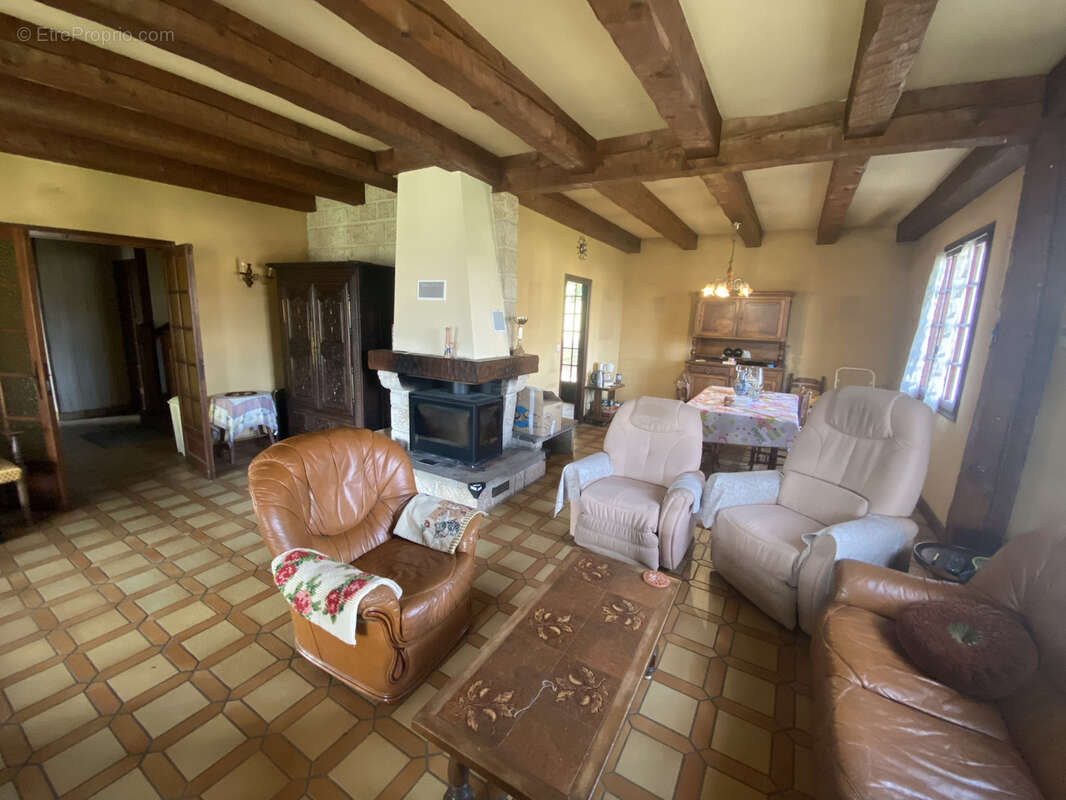 Maison à MONCEAUX-SUR-DORDOGNE