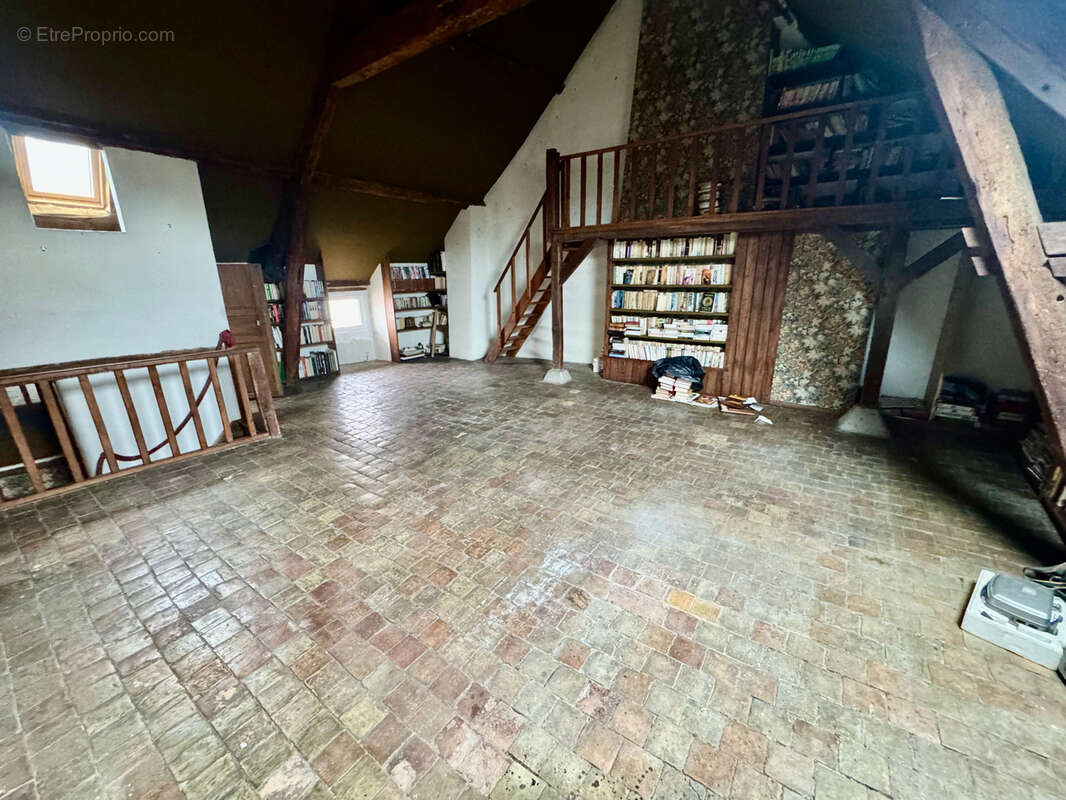 Maison à HOUDAN