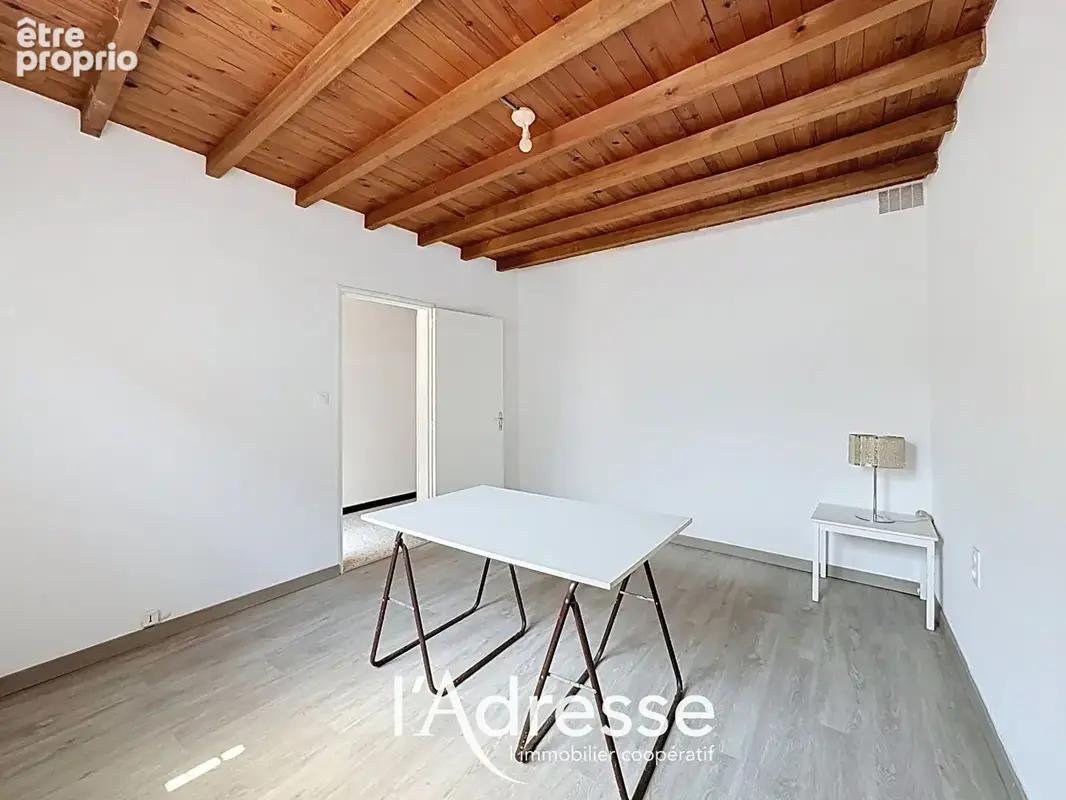 Exclusivité l'Adresse Immobilier - THIL - Maison coeur de village T3 -70 m2 Plain pied + parcelle de 322 m2 + beau garage - photo 7