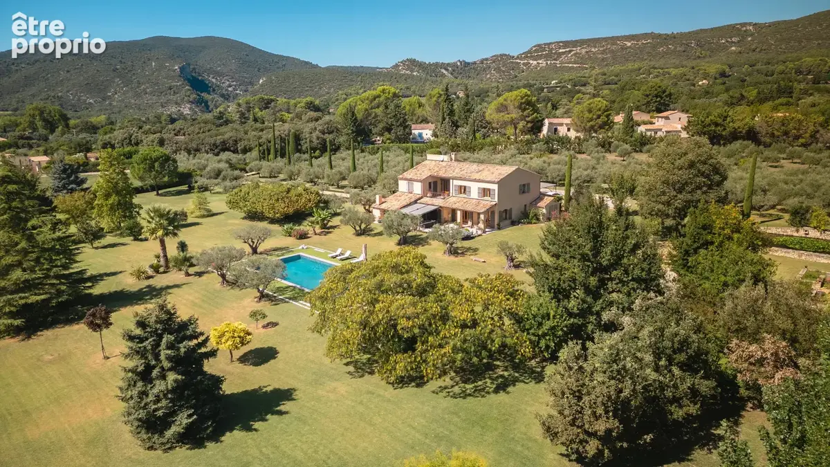 Photo Maison à Lourmarin au prix de 3 990 000€