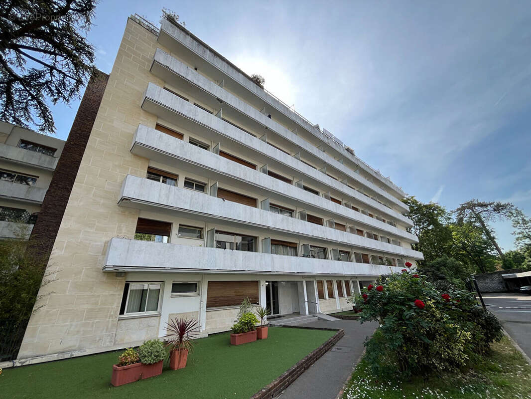 Appartement Saint-Cloud / Studio 28,34 m2 / Les Milons (Tram T2) - Vendu loué - Exclusivité - photo 4