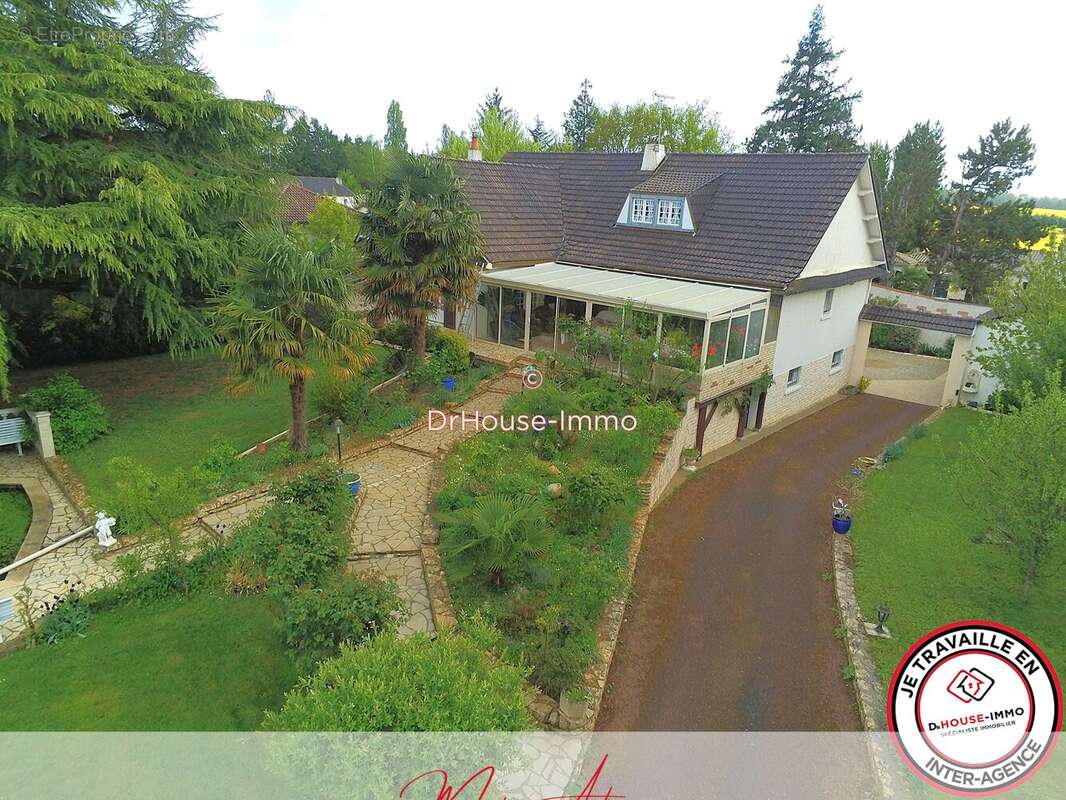 Maison 214 m² à Vouneuil-Sous-Biard  - photo 36