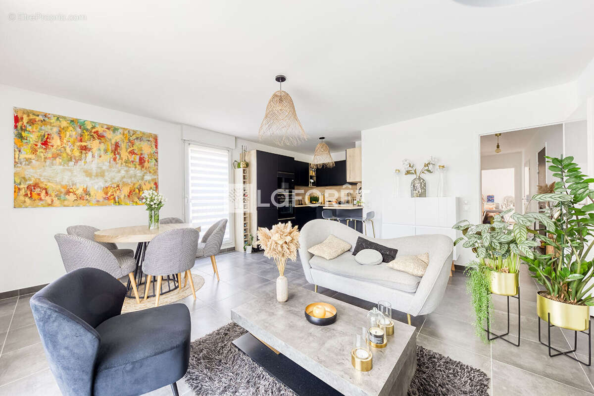 Appartement à OZOIR-LA-FERRIERE