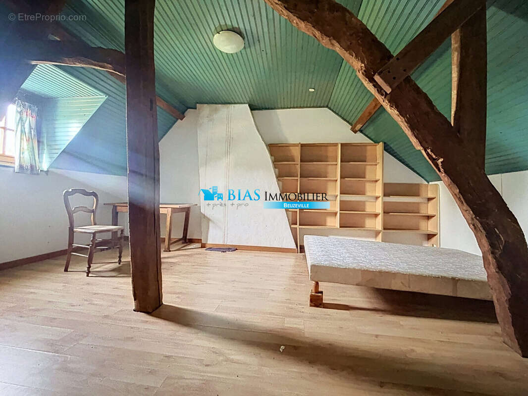 Maison 104 m² à Beuzeville  - photo 9