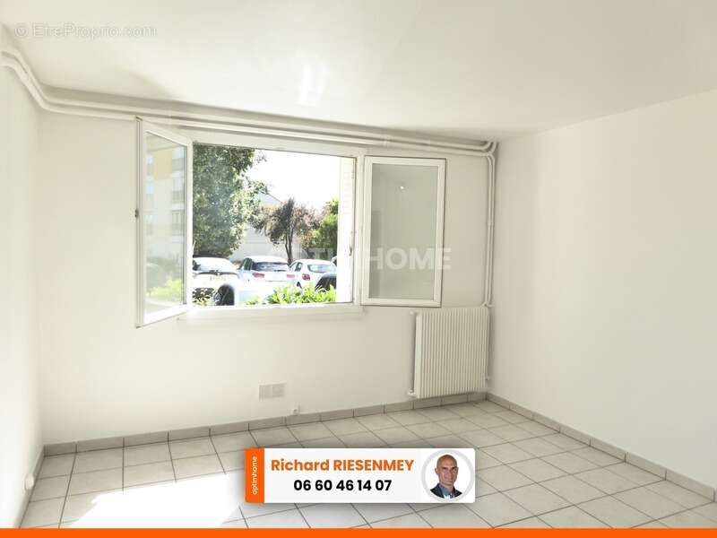 Appartement à BRUYERES-LE-CHATEL