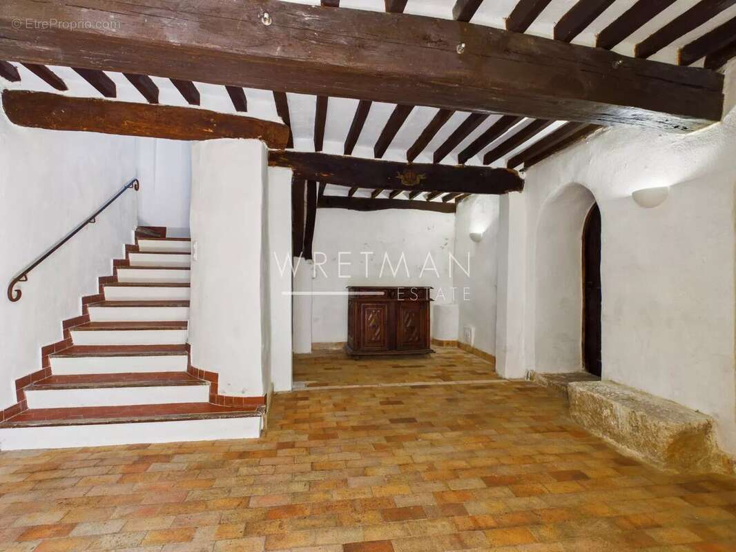 Maison à CHATEAUNEUF-GRASSE