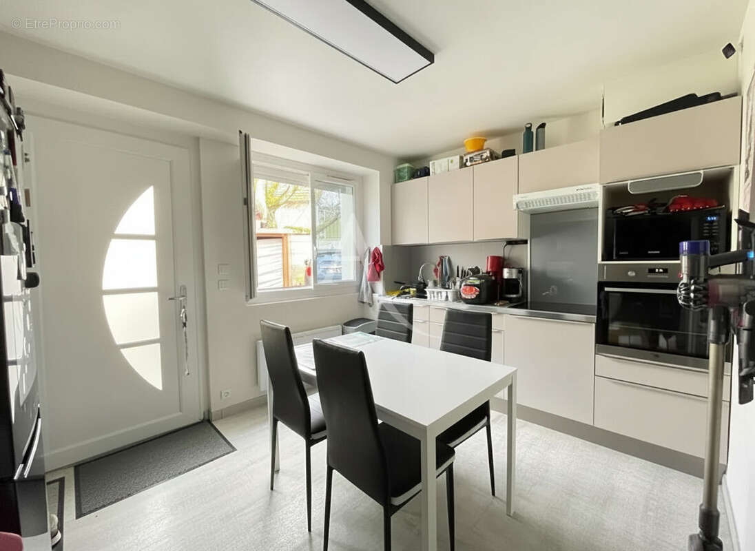 Maison à MAY-EN-MULTIEN
