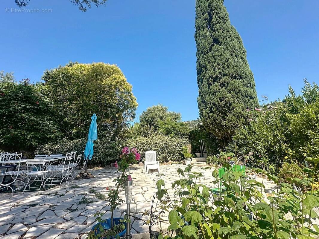 Appartement à MANDELIEU-LA-NAPOULE