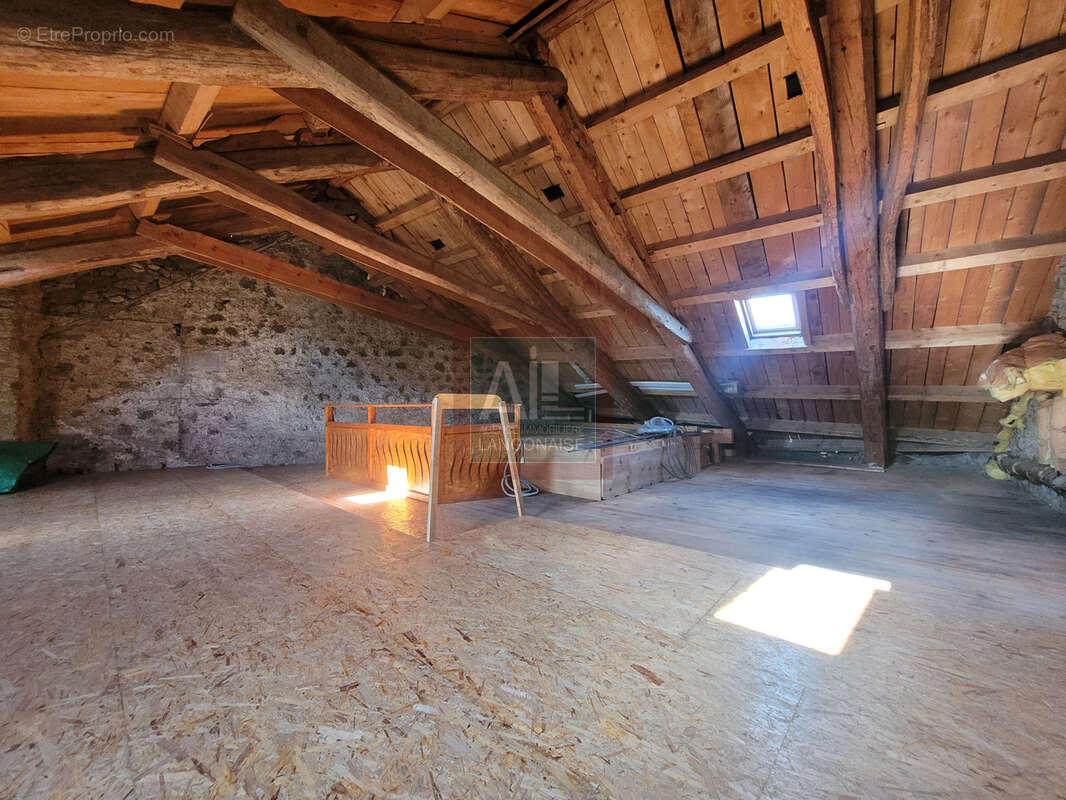Maison à CHATEAUNEUF-DE-RANDON
