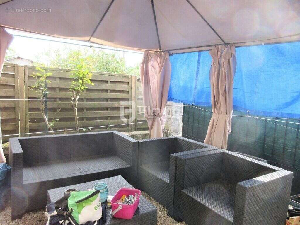 Maison à LA LANDE-DE-FRONSAC