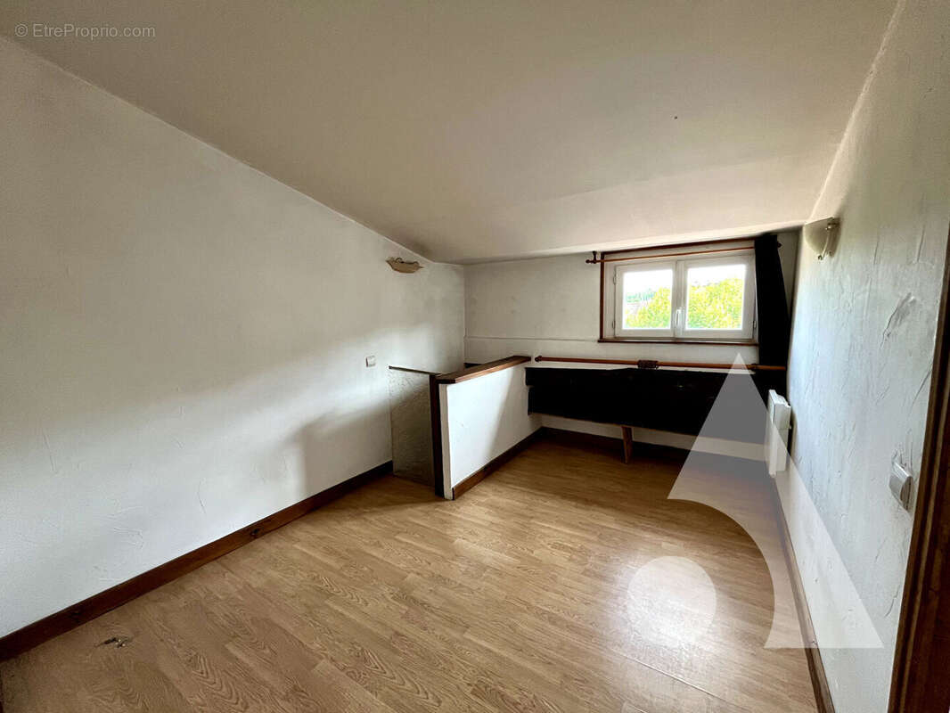 Appartement à COTIGNAC
