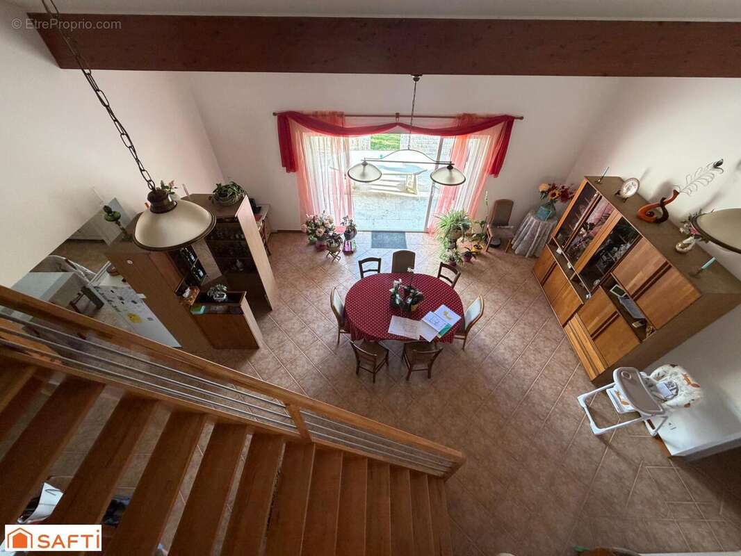 Maison 209 m² à Sainte-Colombe-De-Villeneuve  - photo 5