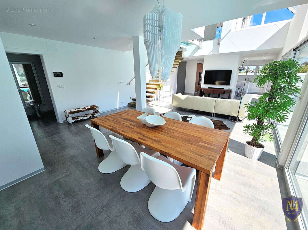 Attenschwiller au calme villa d'exception aux prestations haut de gamme de 260 m2 avec piscine - photo 6