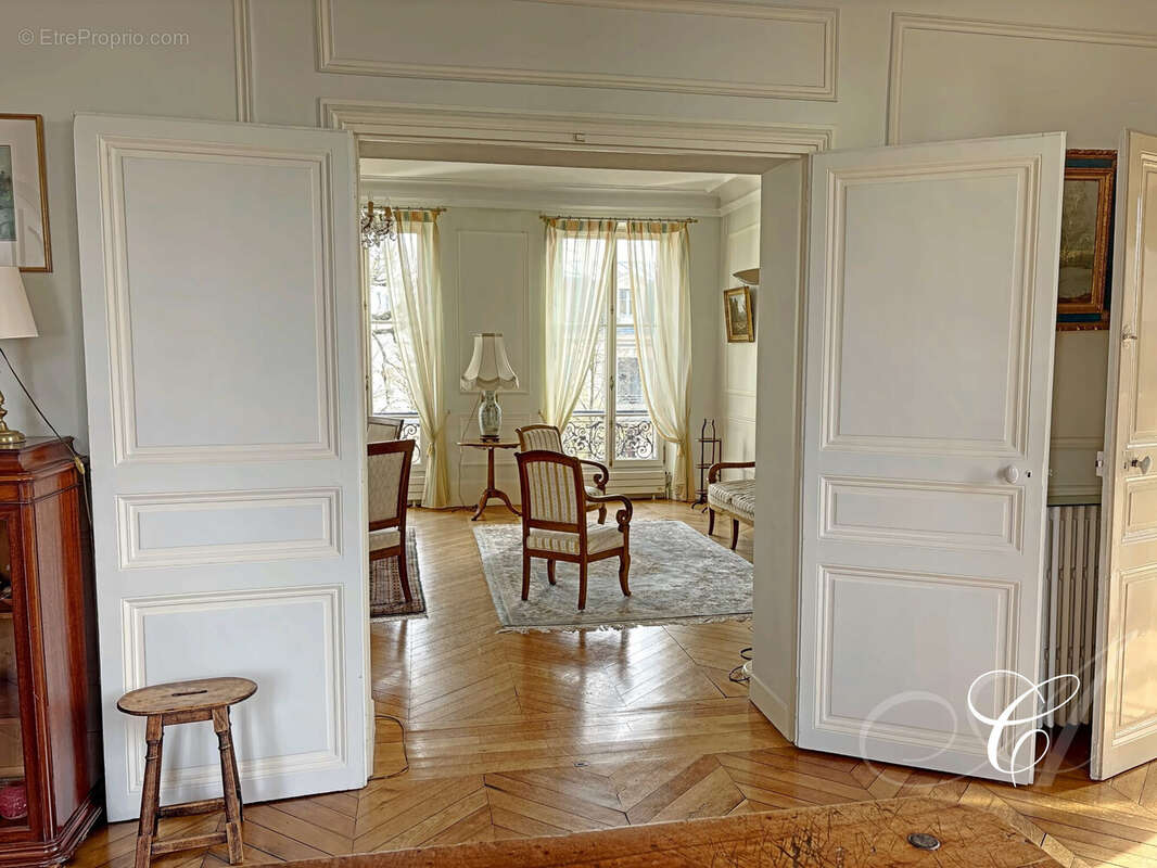 Appartement à VERSAILLES