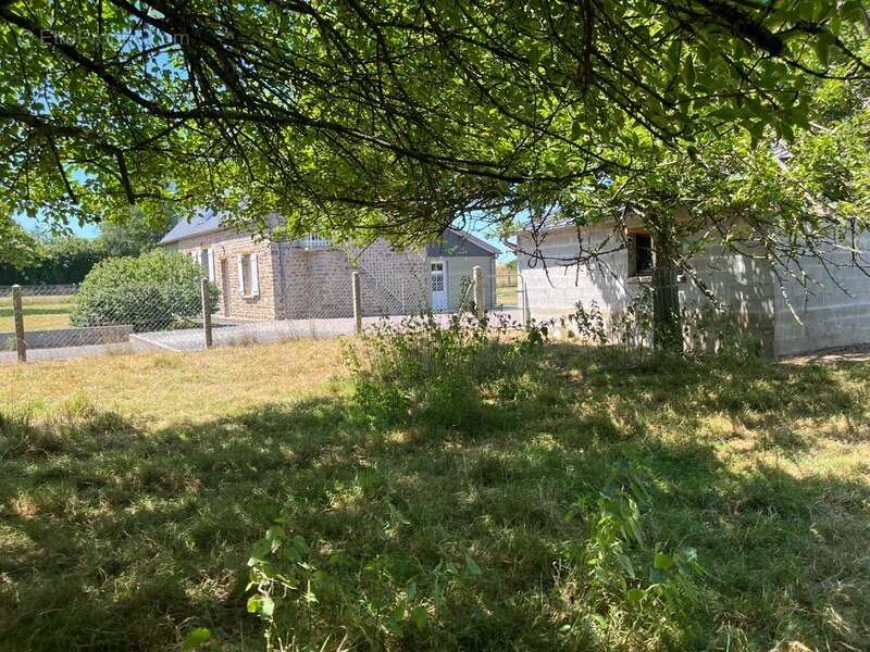 Havre de paix : Maison en pierre rénovée et son verger de 150 pommiers — Rare sur le marché - photo 3