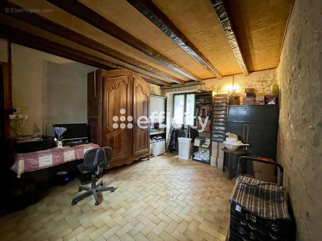 Maison 138 m² à Milhars  - photo 8