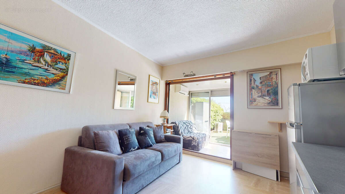 Appartement à VILLENEUVE-LOUBET