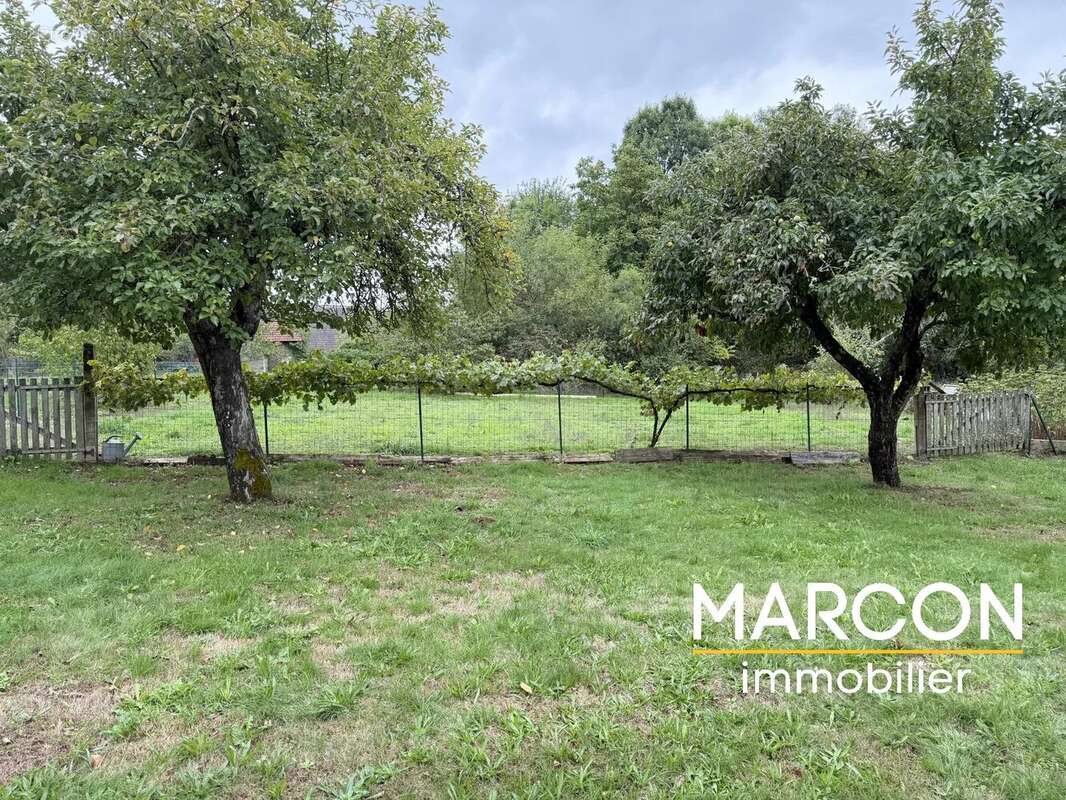 Maison à LE BOURG-D'HEM
