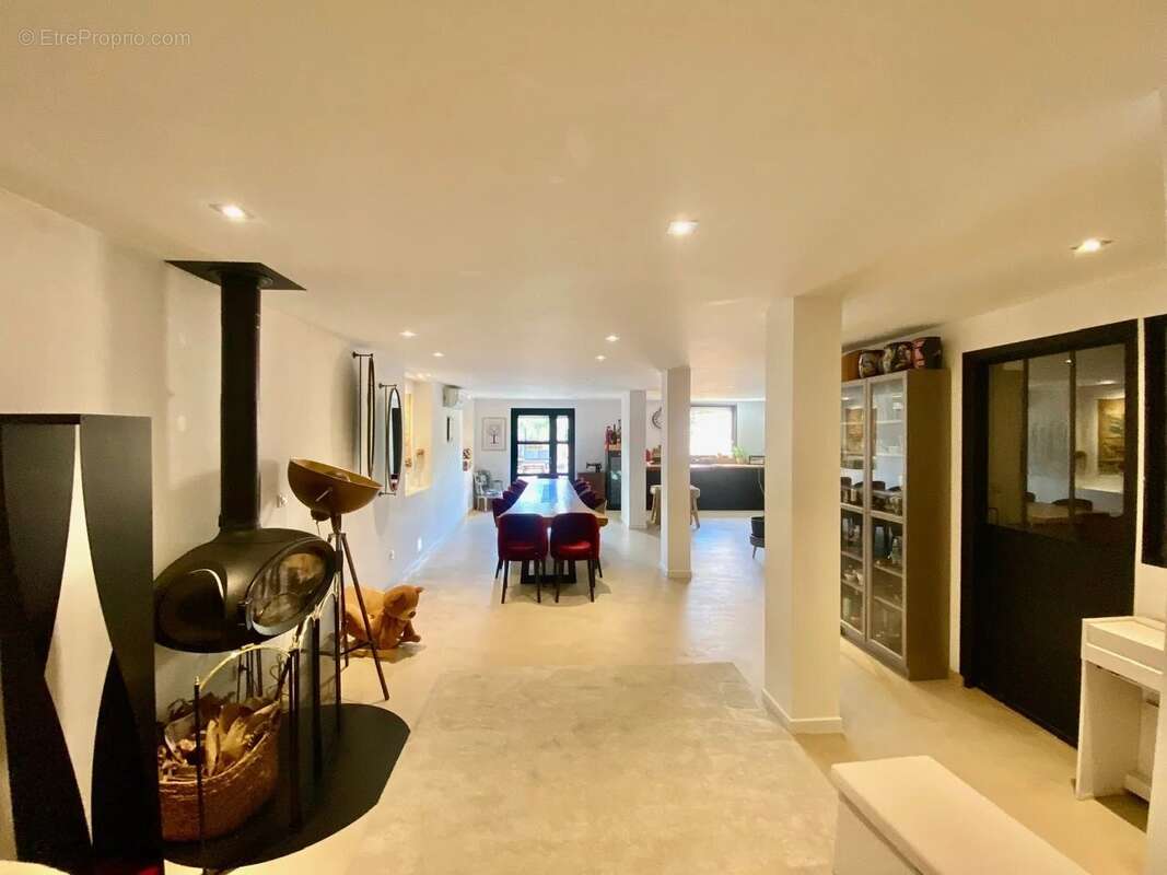 Appartement à SAINT-LAURENT-DU-VAR