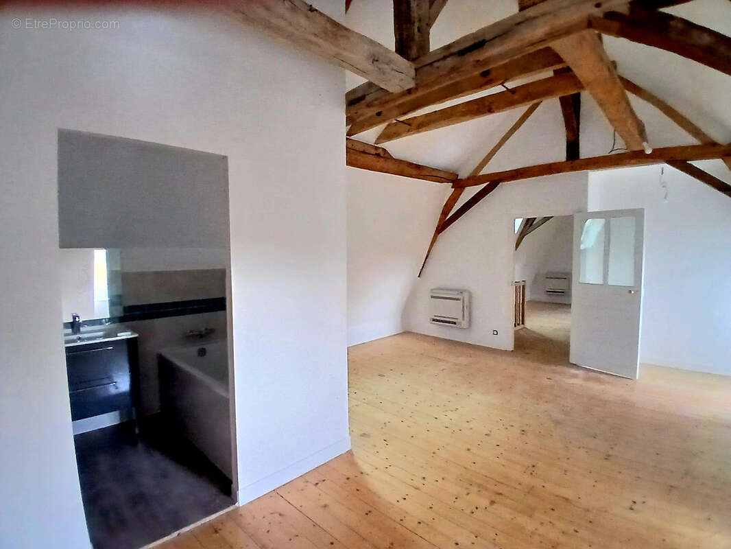 Maison à VILLELOIN-COULANGE