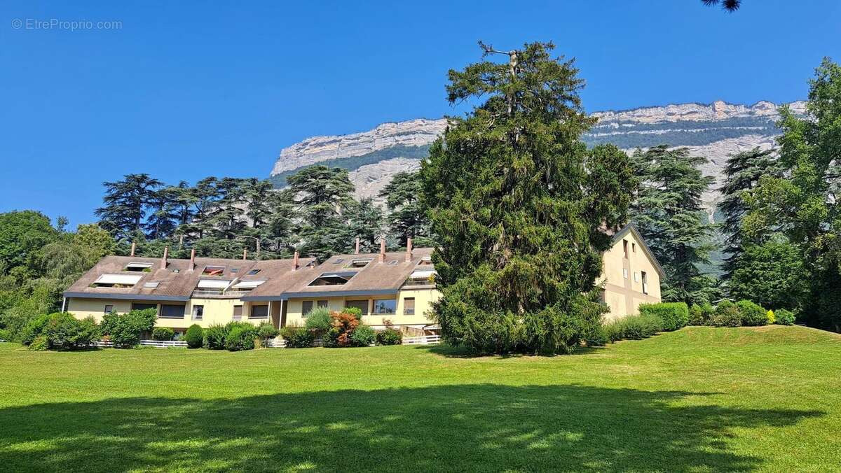 Appartement à MEYLAN