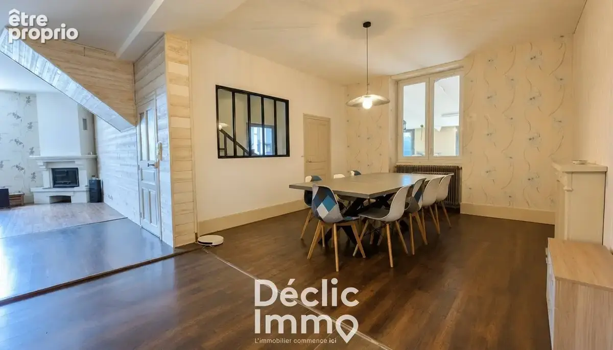 Maison familiale avec jardin et dépendances  entre Civray et Ruffec - photo 2