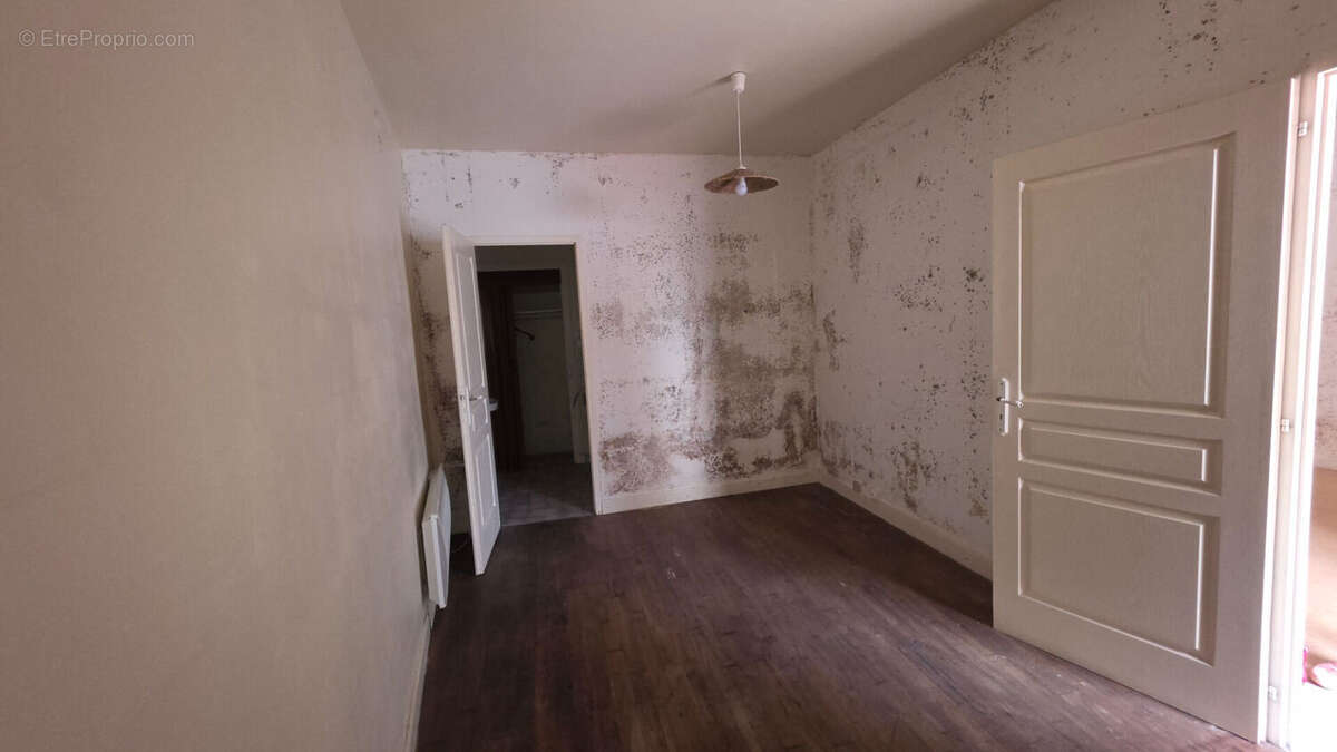 Maison à COUSSAC-BONNEVAL