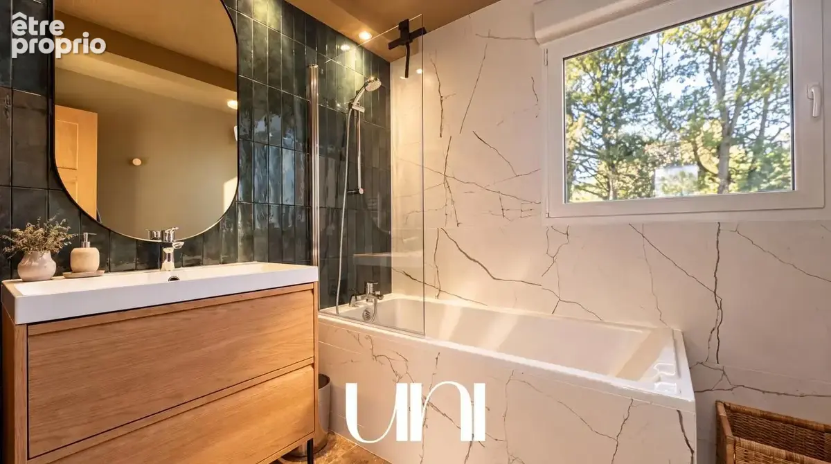 Maison 6 pièces de 138 m2 avec jardin - MALTOT - photo 5