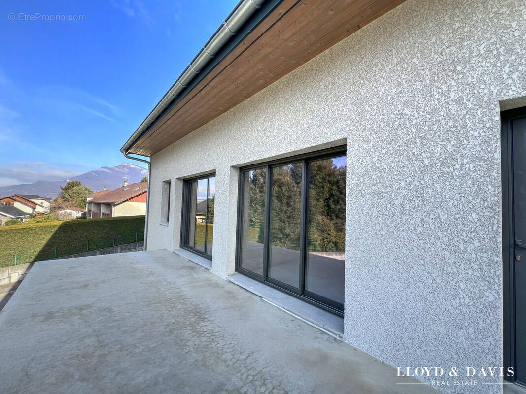 Appartement à CHALLES-LES-EAUX