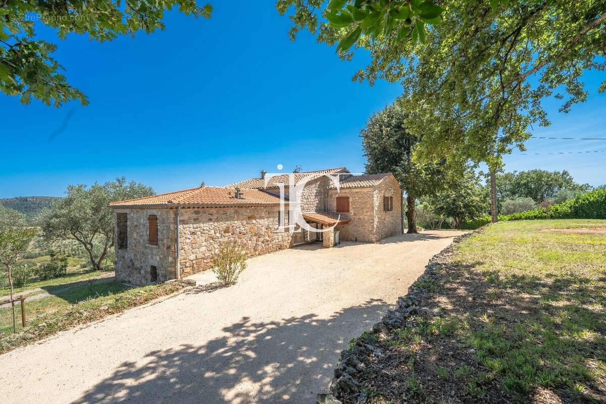 Mas du xviiieme 166m² habitables 4272m² de terrain piscine 11x5 - photo 29